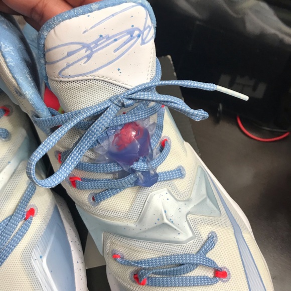 Nike-Lebron James VIII Xmas Edition - Picture 3 of 8